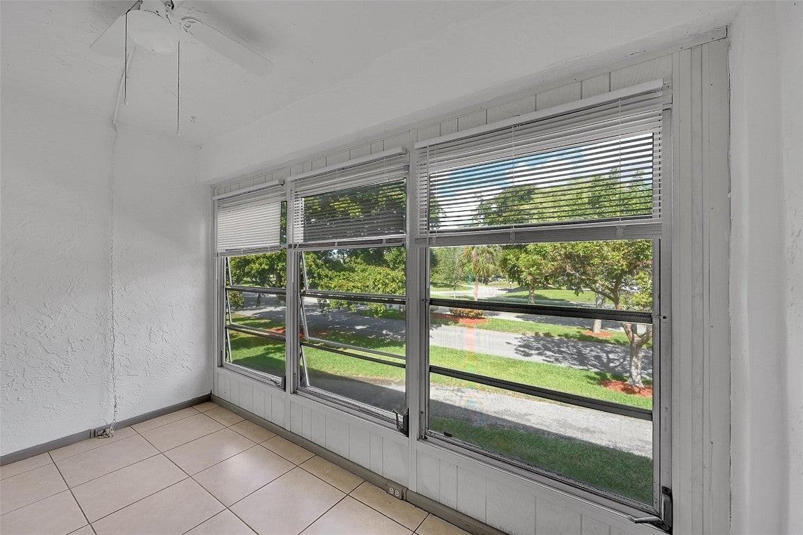 2701 Nassau Bnd - Photo 6 of 32