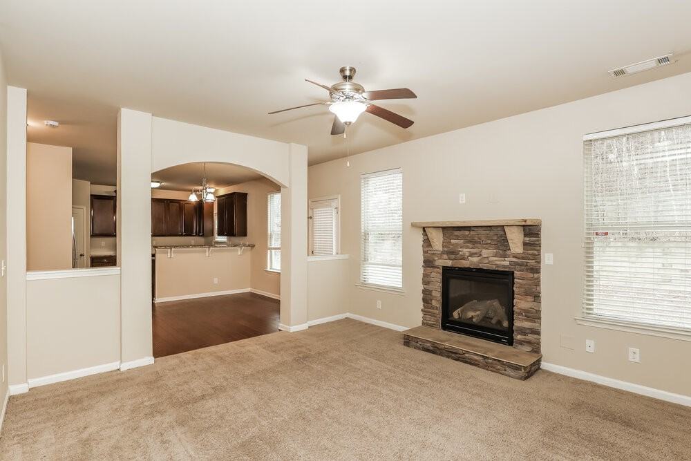 6285 Allen Rd Sw - Photo 4 of 17