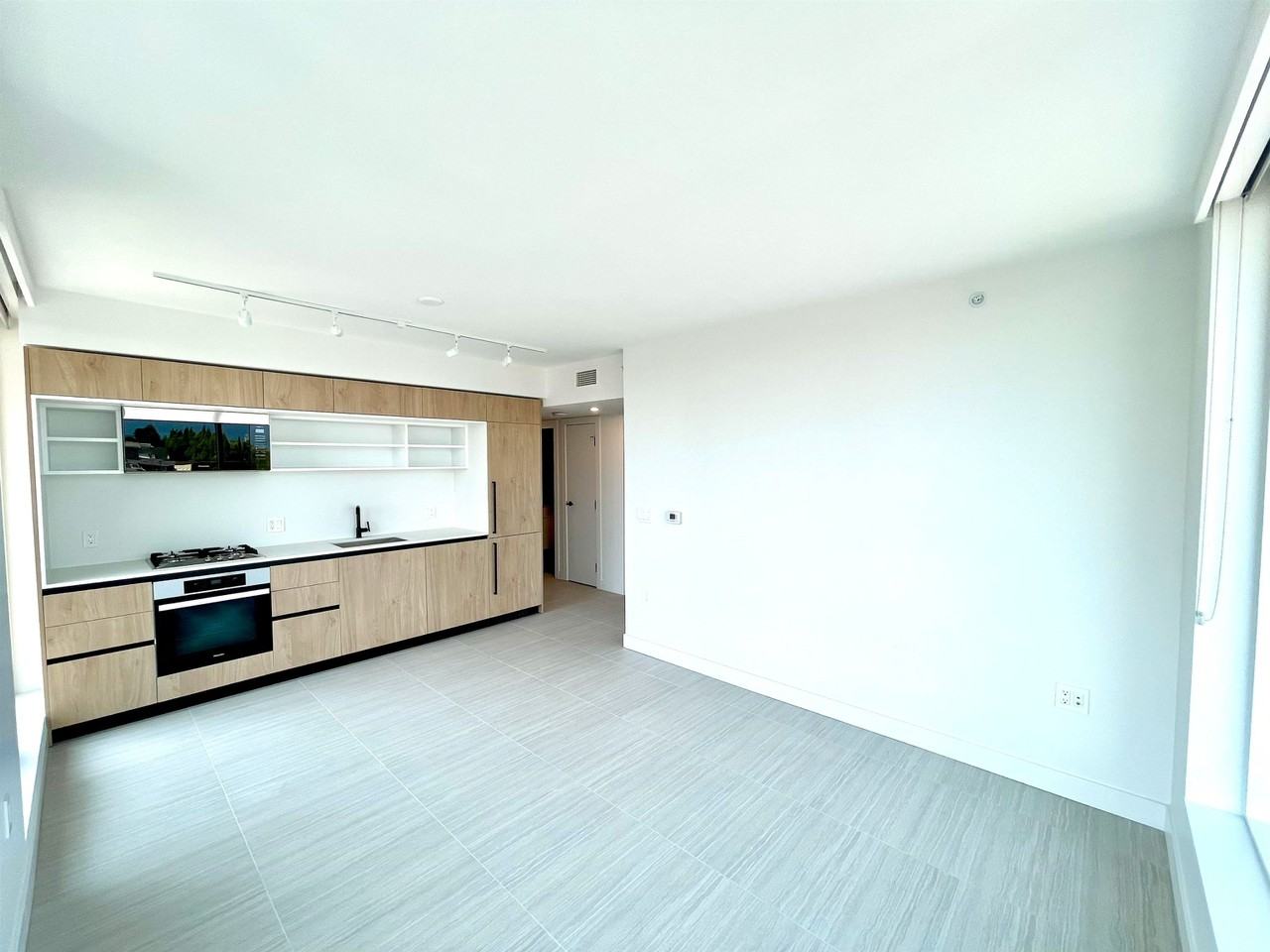 5058 Joyce St - Photo 3 of 20