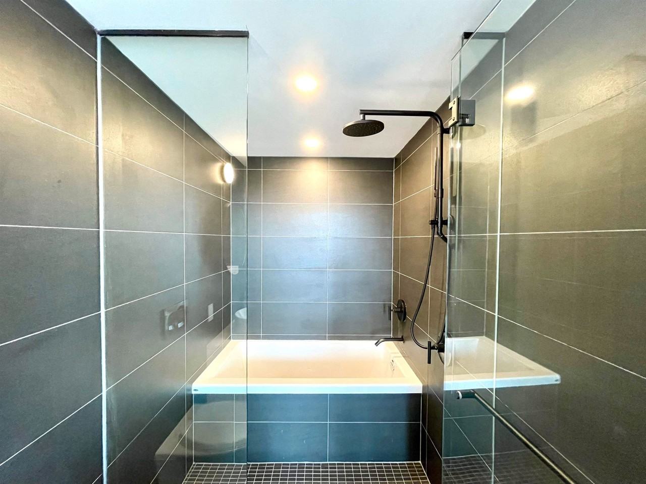 5058 Joyce St - Photo 6 of 20