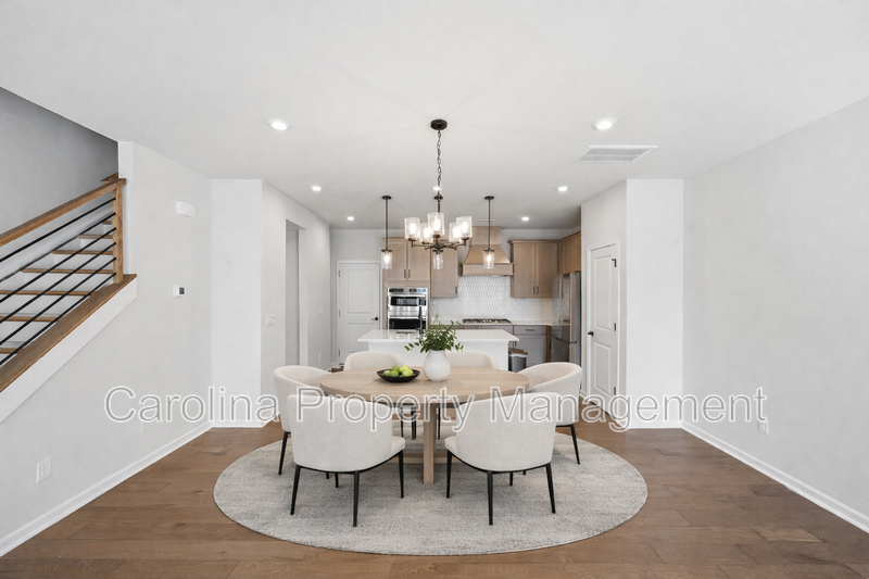 423 Vinroot Aly - Photo 3 of 39