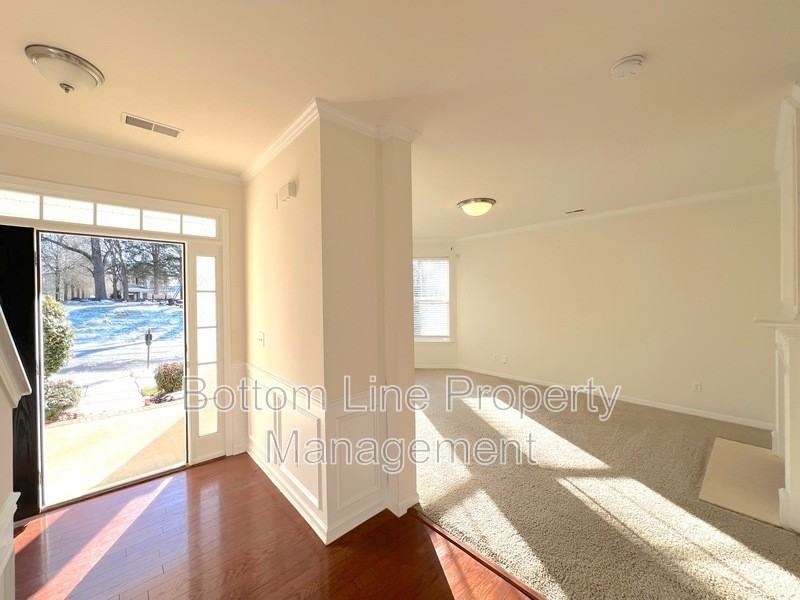 9737 Tidal Ct - Photo 3 of 22