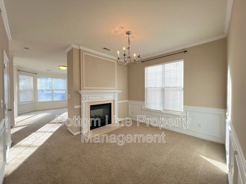 9737 Tidal Ct - Photo 5 of 22