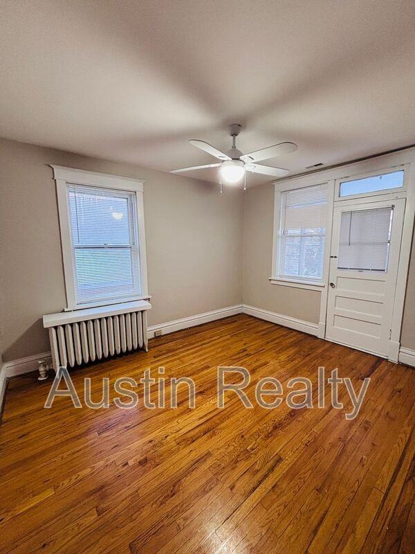 1132 Ralph Ter #2F - Photo 6 of 11