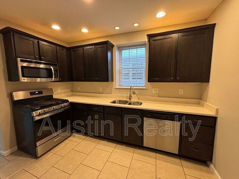 7766 Gissler Ave #1F - Photo 2 of 11