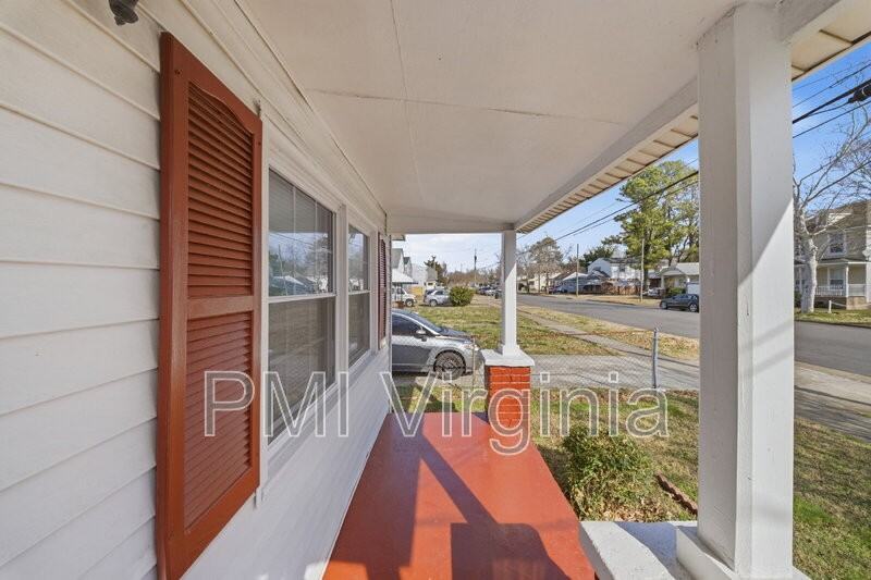 2213 Maltby Ave - Photo 3 of 29