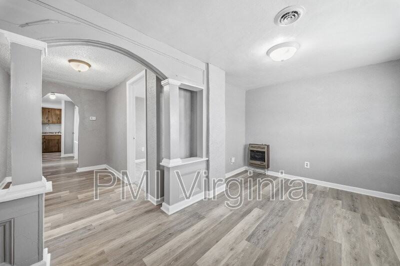 2213 Maltby Ave - Photo 6 of 29