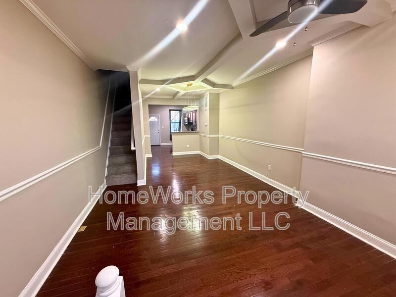 1243 Washington Blvd - Photo 2 of 16