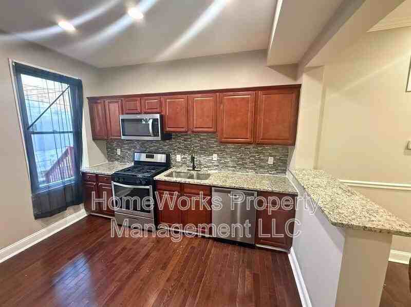 1243 Washington Blvd - Photo 4 of 16