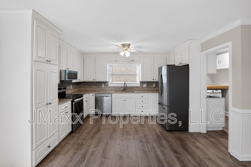 3445 Johnson Ferry Rd Ne - Photo 5 of 30