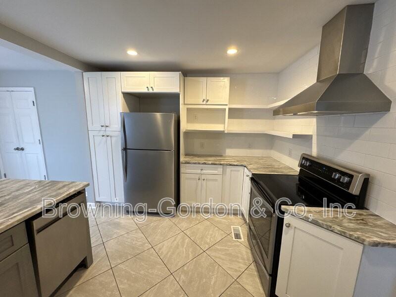 5817 Carl Pl - Photo 5 of 16