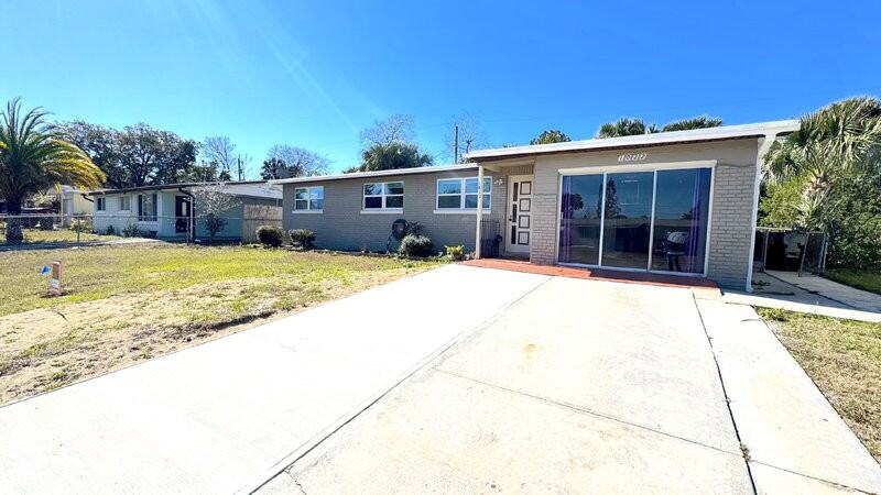 1022 Lewis Dr - Photo 3 of 24