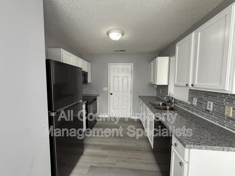 211 Curvewood Rd - Photo 4 of 14