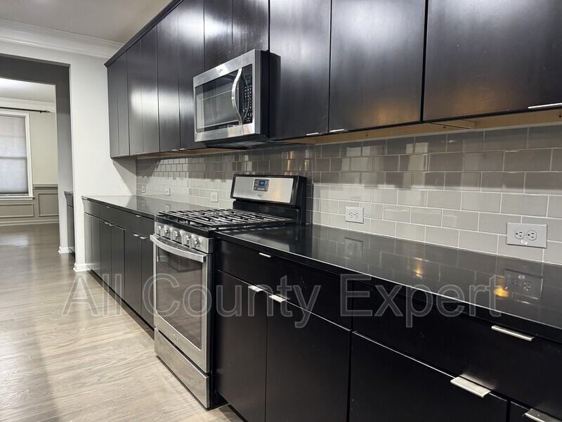 920 Grove Valley Dr - Photo 5 of 36