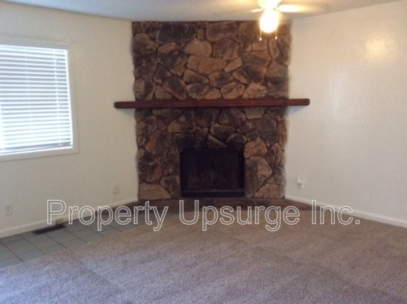 209 W 10th St - Photo 2 of 13