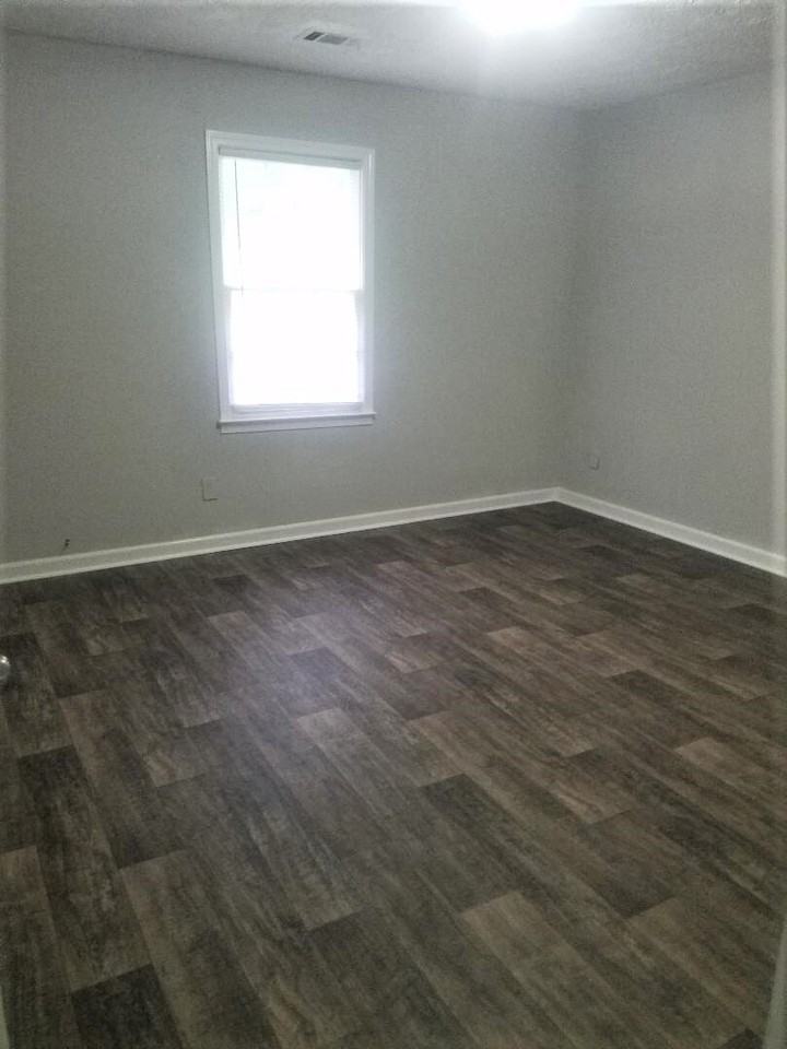 1645 Pinedale Circle - Photo 2 of 12