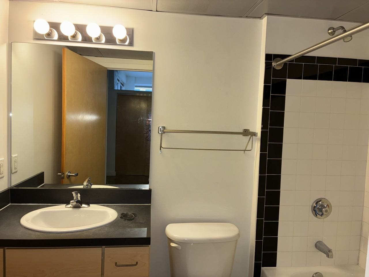 208  North 9th Street - Photo 5 of 41