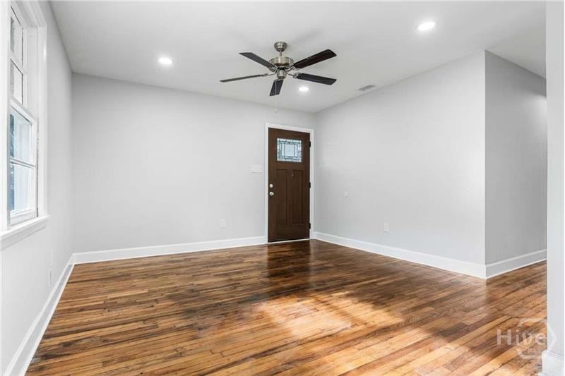 2102 Auburn St - Photo 5 of 18