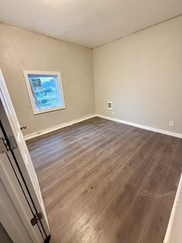 3604 U.S. 2 - Photo 5 of 8