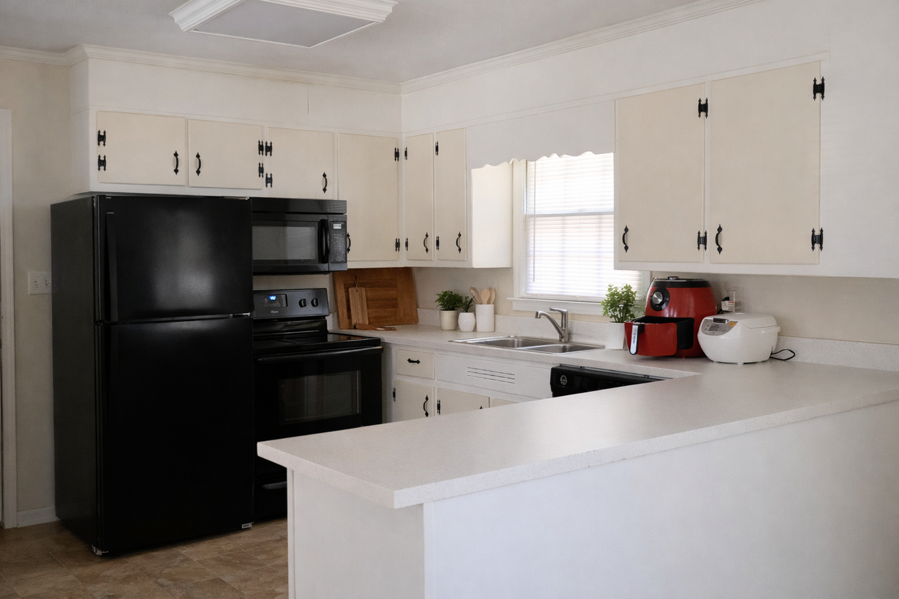 100 Pinecrest Lodge Road - Photo 3 of 10