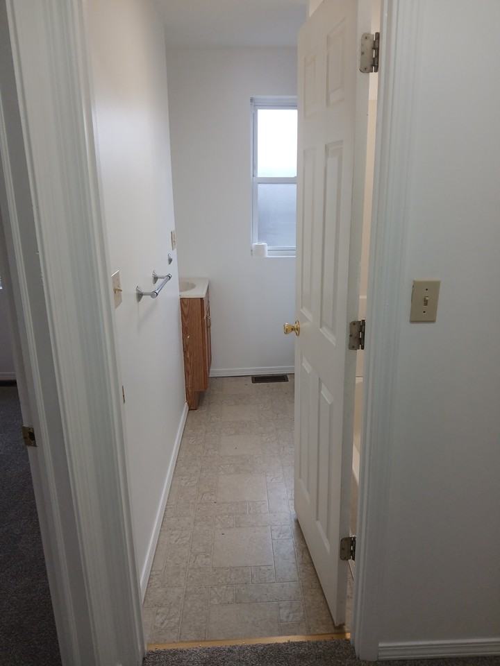 501 Jackson Avenue - Photo 4 of 15