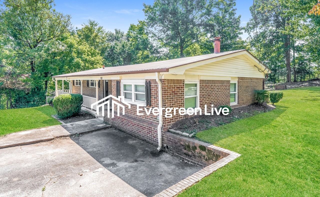 913 27th Ave Ne - Photo 2 of 14