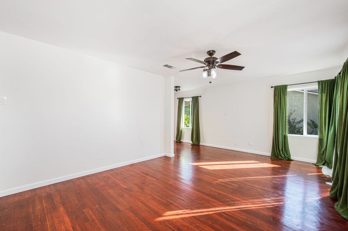 4804 Rose Ave - Photo 2 of 21