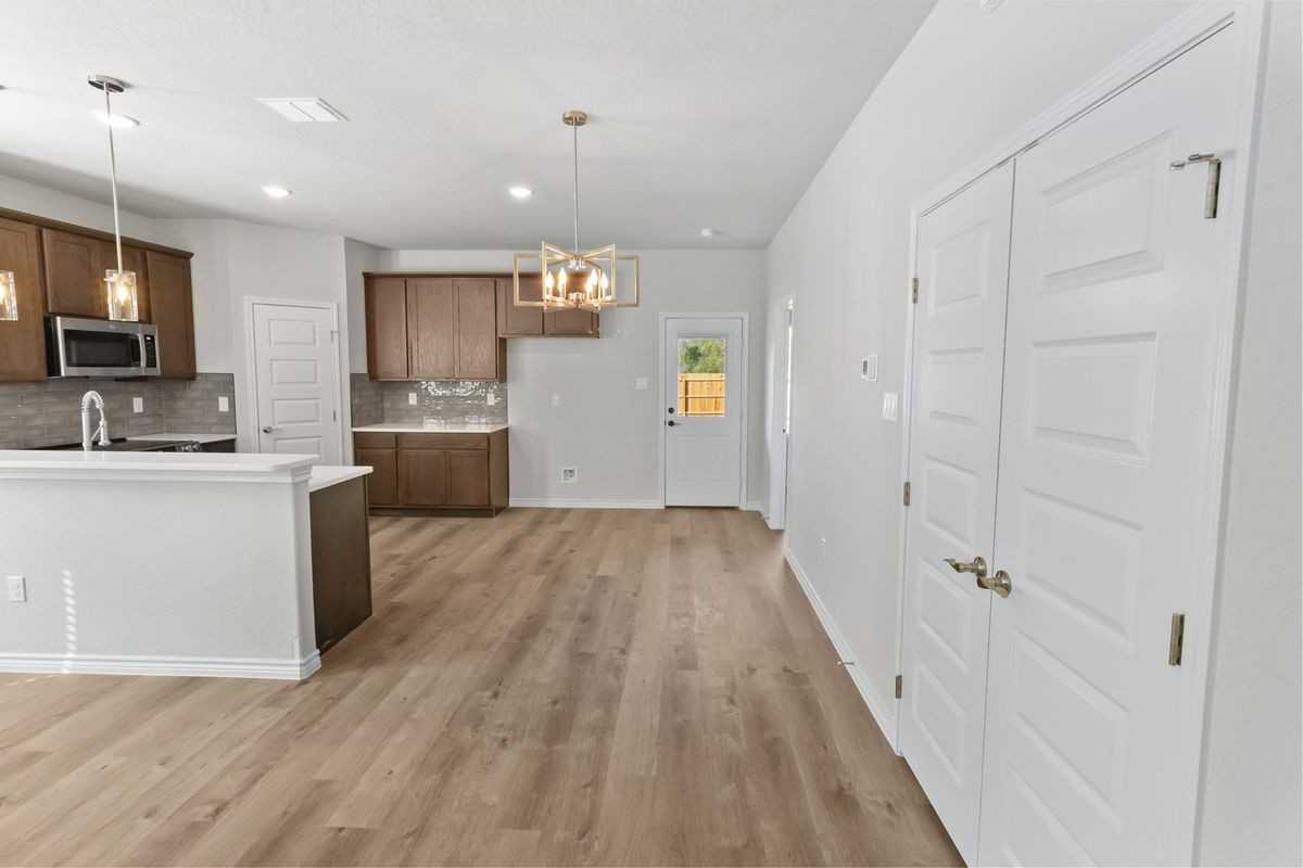 804 W Huntington St - Photo 3 of 27