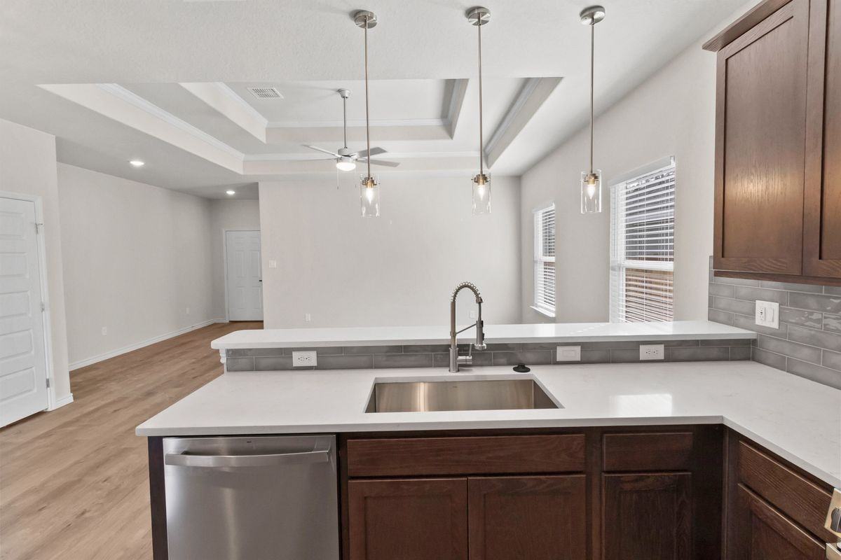 804 W Huntington St - Photo 7 of 27