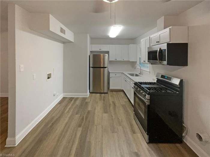 4043 Larkspur Pl - Photo 2 of 16