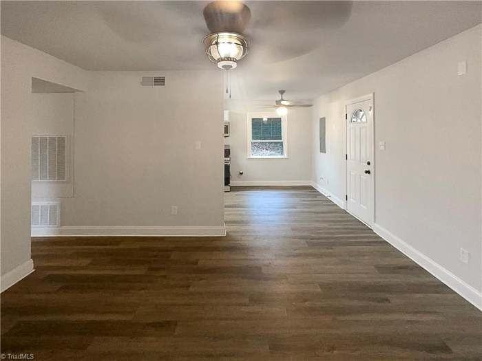 4043 Larkspur Pl - Photo 3 of 16