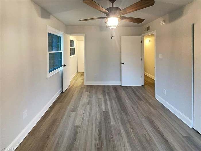 4043 Larkspur Pl - Photo 4 of 16