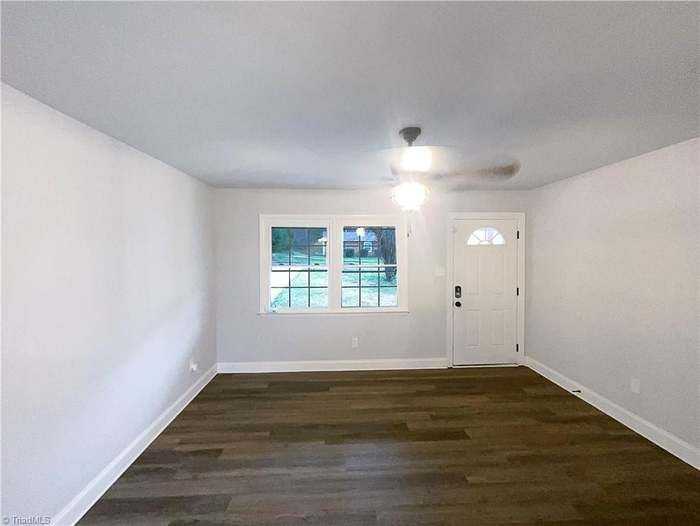 4043 Larkspur Pl - Photo 6 of 16