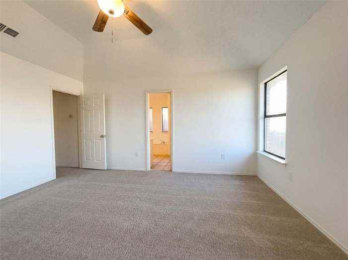 709 Sandy Trl - Photo 4 of 16