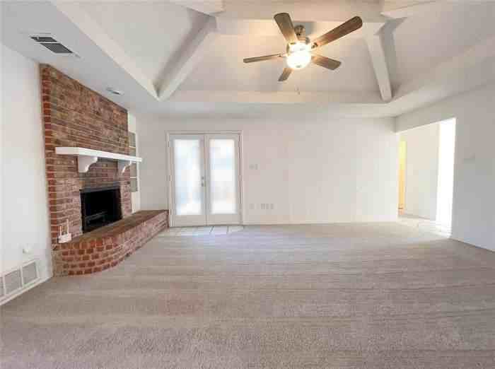 709 Sandy Trl - Photo 6 of 16