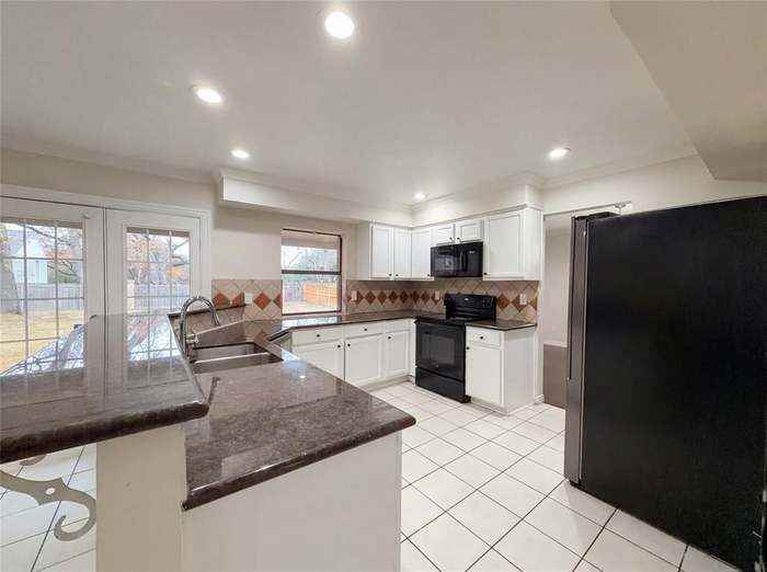 1951 Pin Oak Dr - Photo 2 of 29