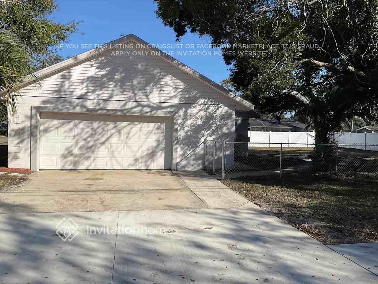 2310 Sunderland Rd - Photo 2 of 18