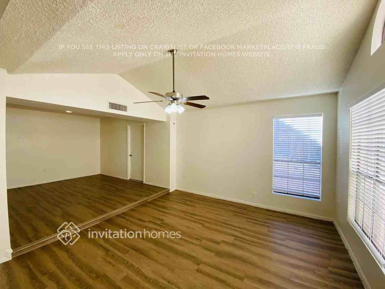 501 N Redrock St - Photo 6 of 24