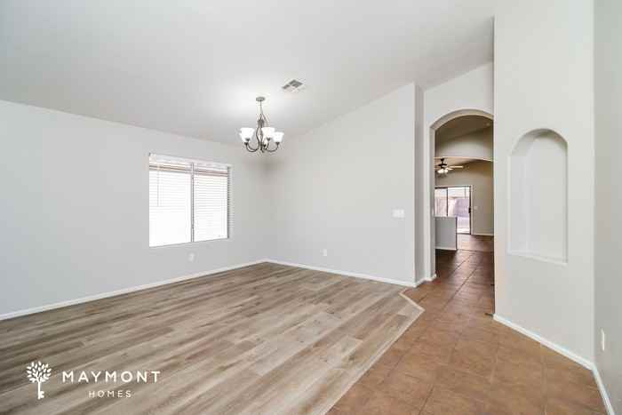 42539 W Michaels Dr - Photo 6 of 15