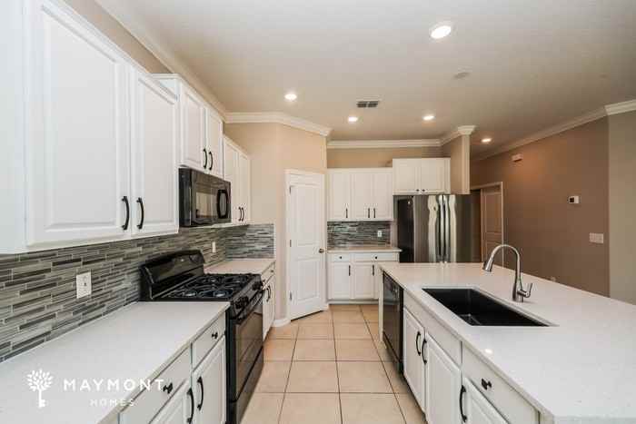 8982 Pleasant Woods Dr - Photo 7 of 16