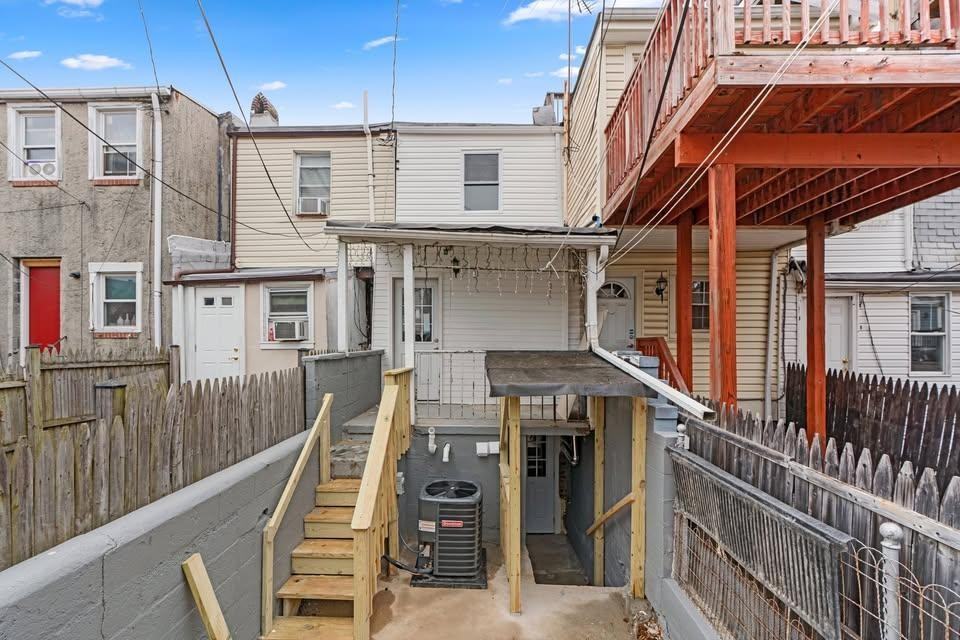 15 N Bradford St - Photo 3 of 15