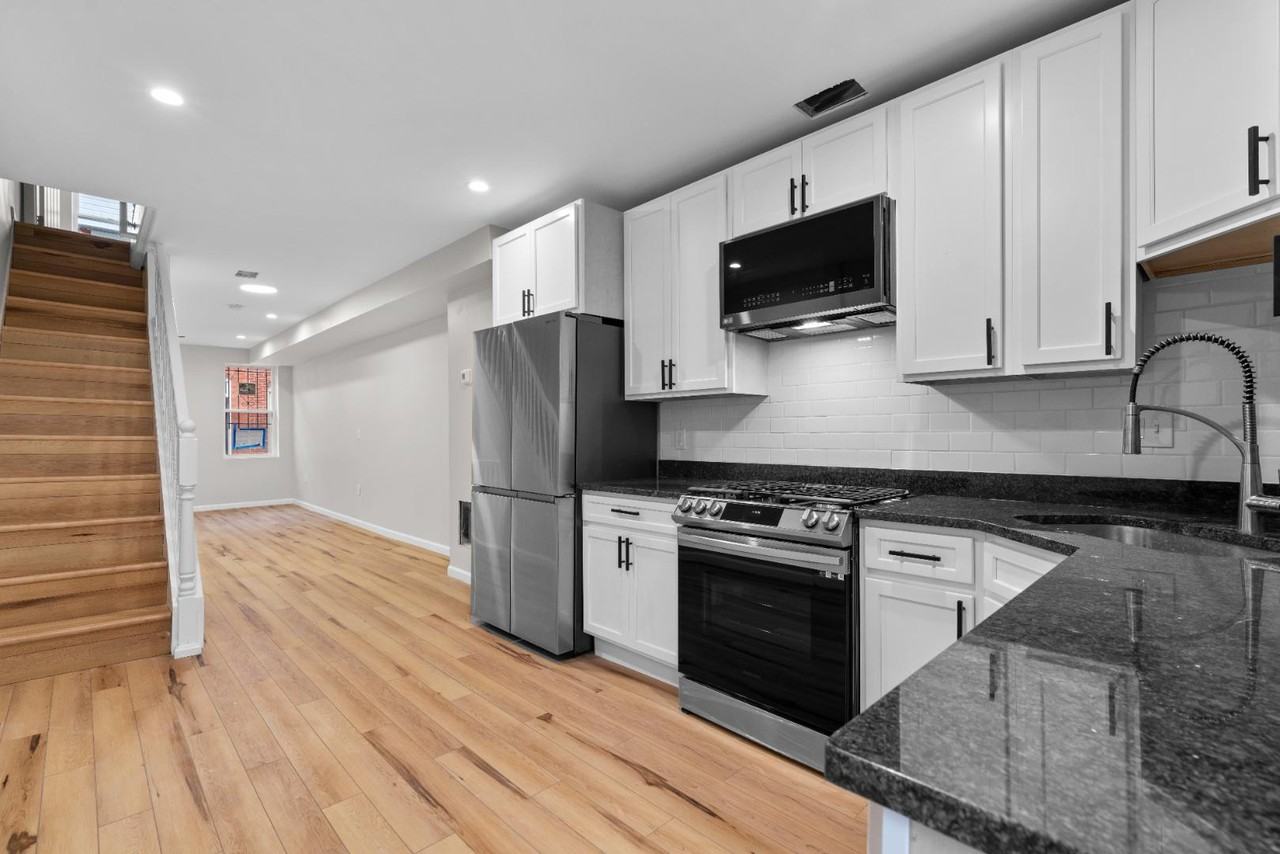 15 N Bradford St - Photo 4 of 15