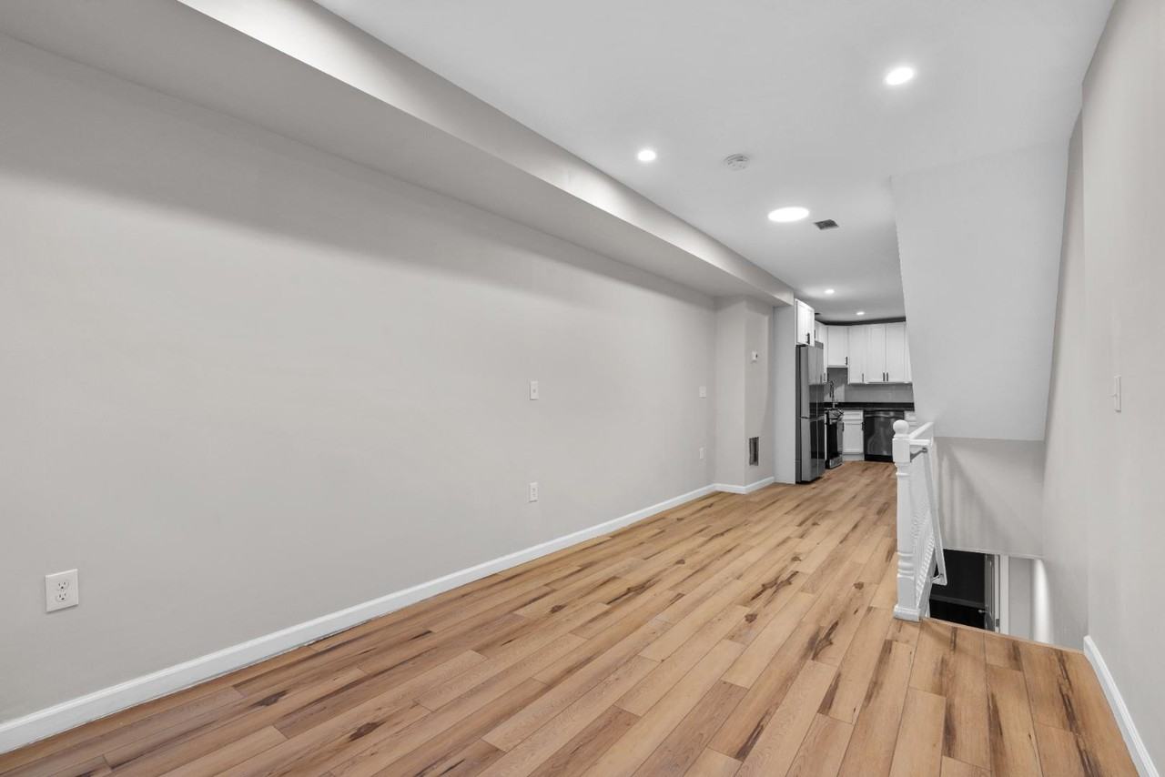 15 N Bradford St - Photo 6 of 15