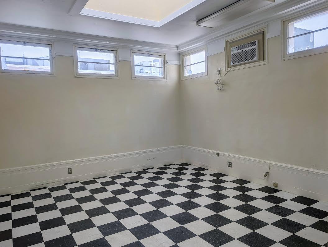 311 Center St #B - Photo 3 of 4