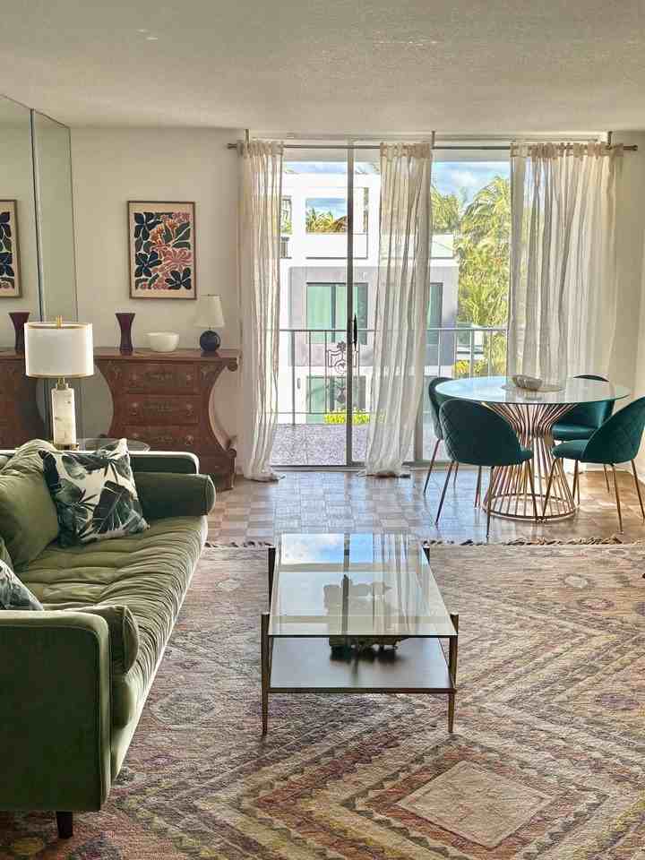 917 N Flagler Dr #404 - Photo 2 of 8