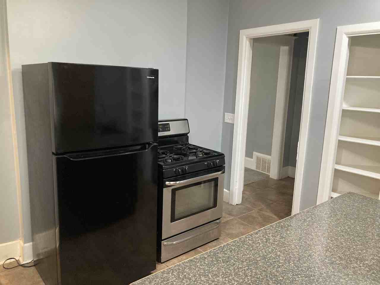 3327 Wyandotte St #NA - Photo 7 of 18