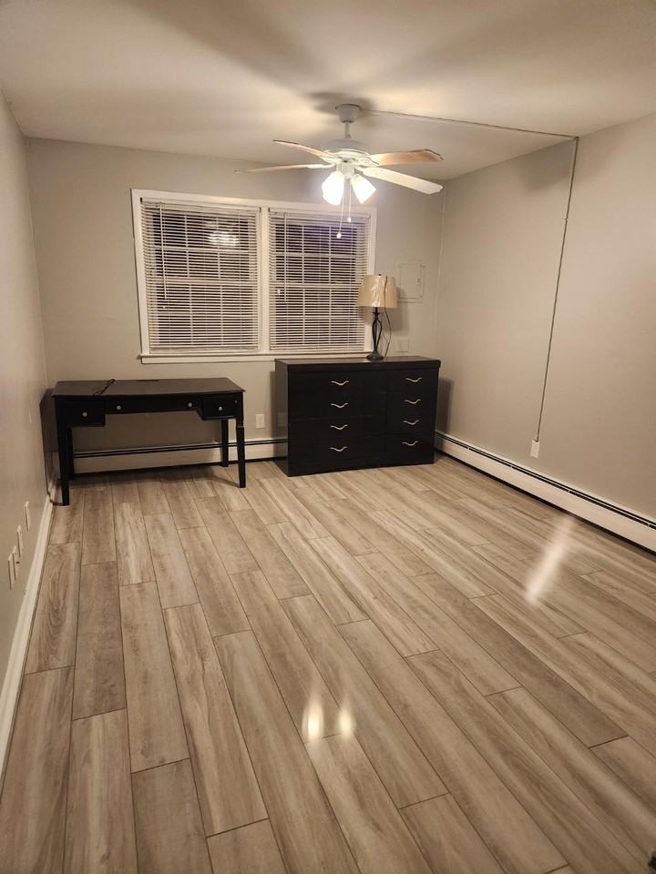 742 N Surrey Ave #T06 - Photo 5 of 5