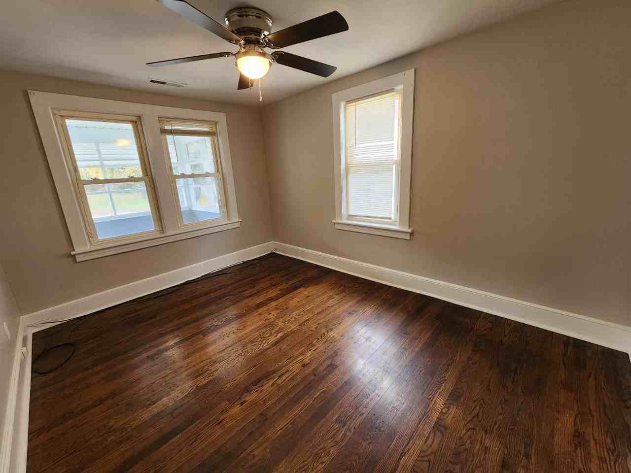 829 Centre Ave Nw - Photo 6 of 10