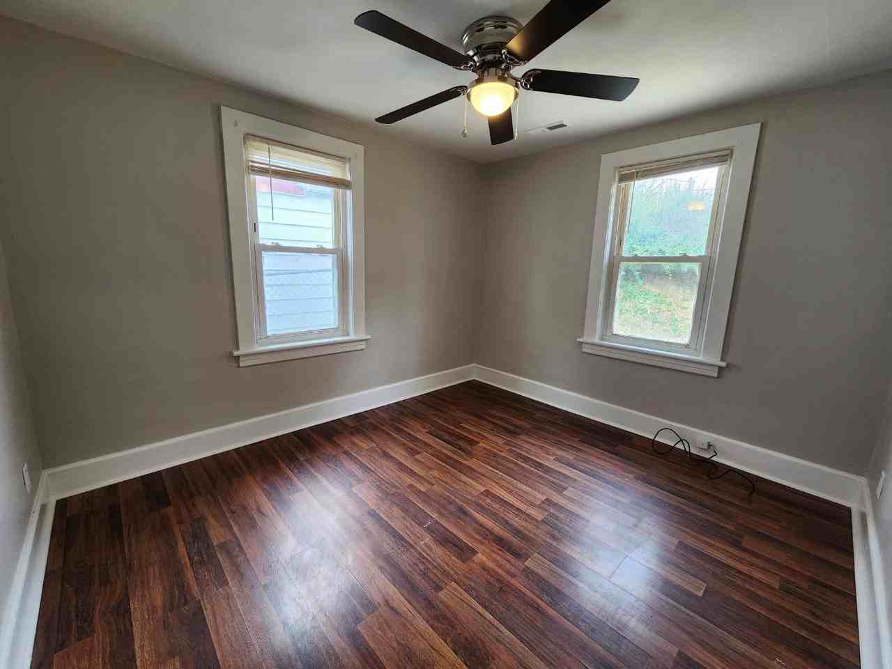 829 Centre Ave Nw - Photo 7 of 10