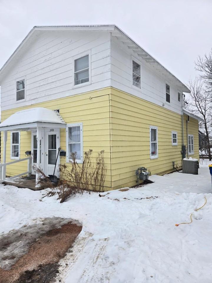 210 Hendricks St - Photo 2 of 4